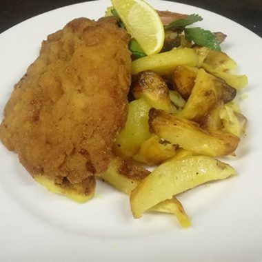 Dunajski zrezek, pečen krompir